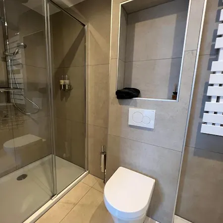 Apartman Mel's 1 *